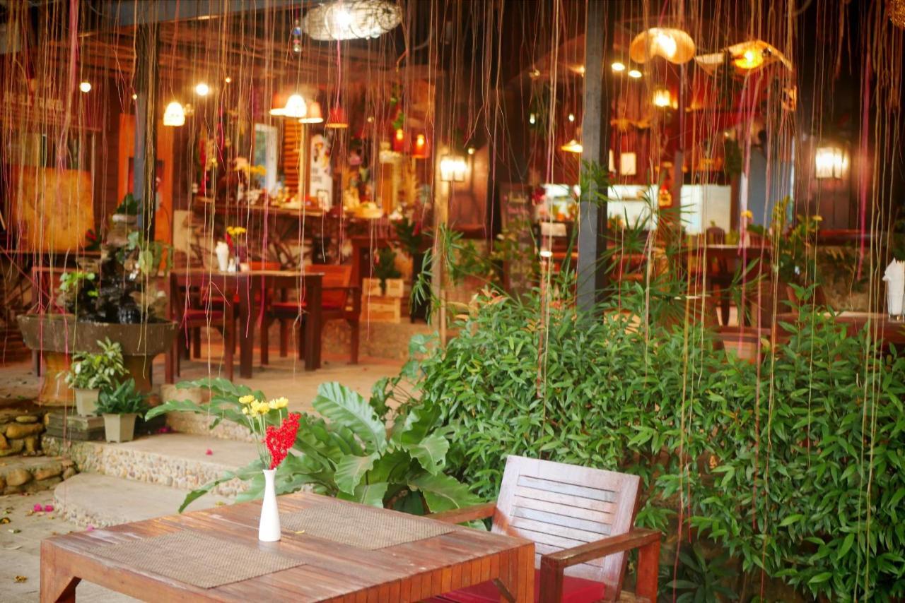Big Elk Steak House - Homestay トラート エクステリア 写真