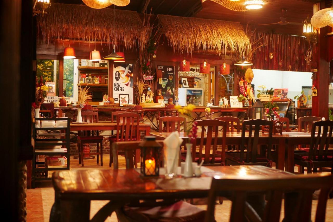 Big Elk Steak House - Homestay トラート エクステリア 写真