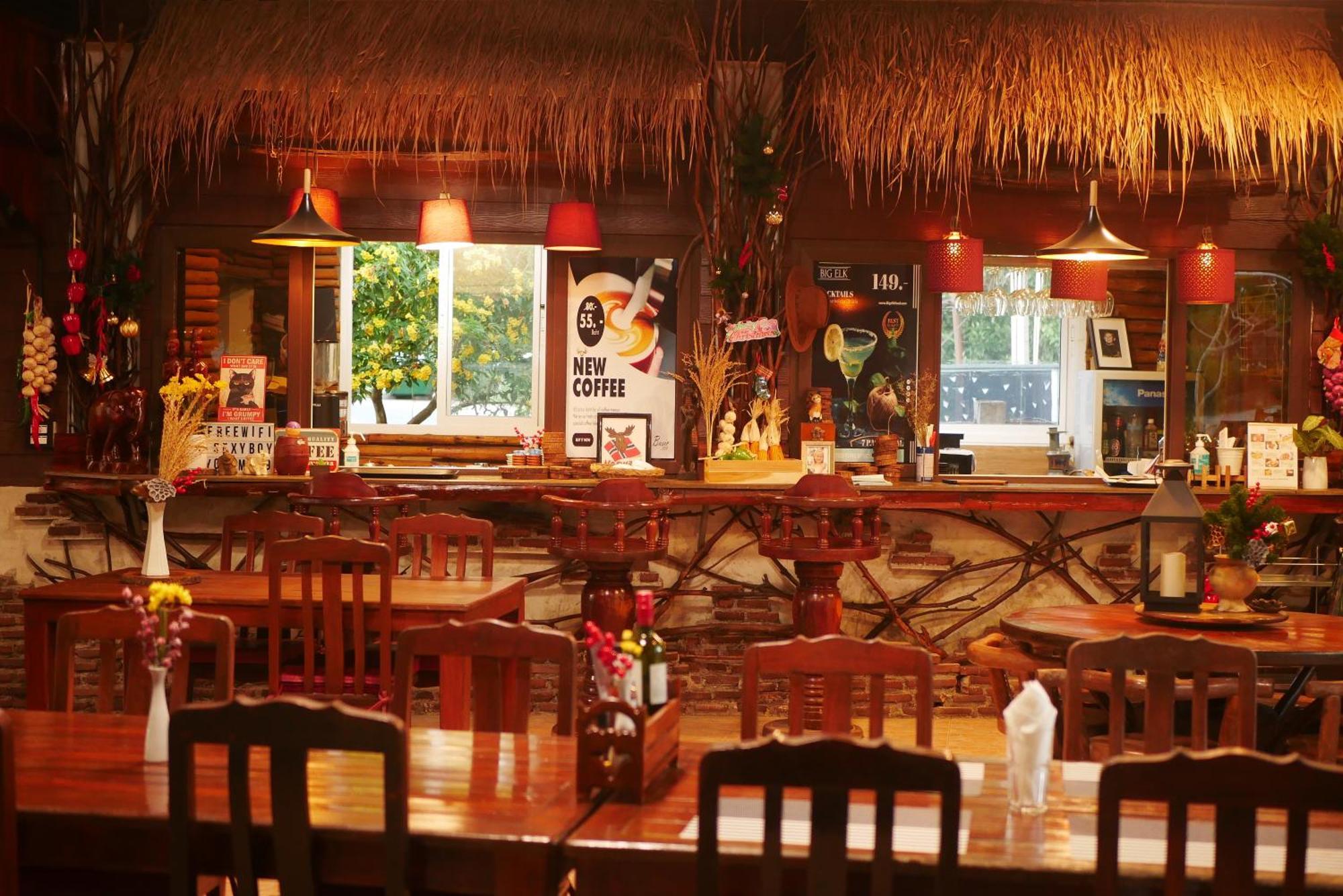 Big Elk Steak House - Homestay トラート エクステリア 写真